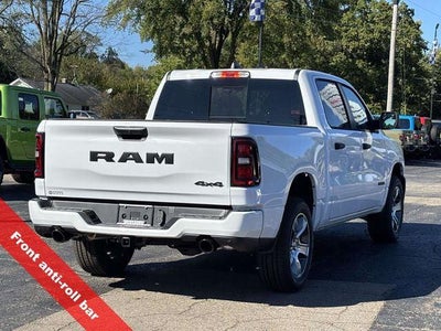 2026 RAM Ram 1500 RAM 1500 EXPRESS CREW CAB 4X4 5'7' BOX