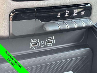 2026 RAM 1500 RAM 1500 EXPRESS CREW CAB 4X4 5'7' BOX