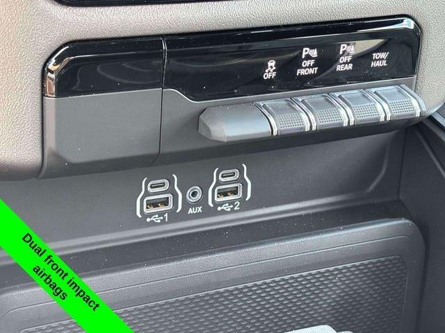 2026 RAM 1500 RAM 1500 EXPRESS CREW CAB 4X4 5'7' BOX