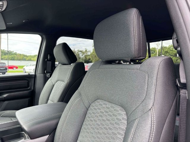 2027 RAM 1500 RAM 1500 EXPRESS CREW CAB 4X4 5'7' BOX