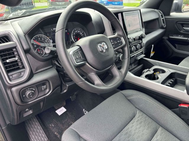 2027 RAM 1500 RAM 1500 EXPRESS CREW CAB 4X4 5'7' BOX