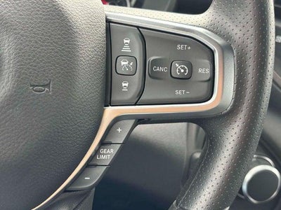2027 RAM 1500 RAM 1500 EXPRESS CREW CAB 4X4 5'7' BOX