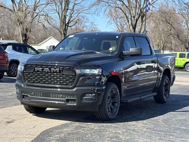 2026 RAM Ram 1500 RAM 1500 EXPRESS CREW CAB 4X4 5'7' BOX