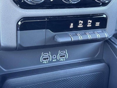 2026 RAM Ram 1500 RAM 1500 EXPRESS CREW CAB 4X4 5'7' BOX