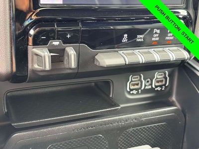 2023 RAM 1500 Laramie Crew Cab 4x4 5'7' Box