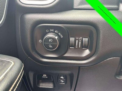 2023 RAM 1500 Laramie Crew Cab 4x4 5'7' Box
