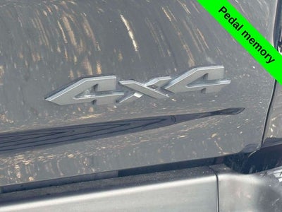 2022 RAM 1500 Laramie Crew Cab 4x4 5'7' Box