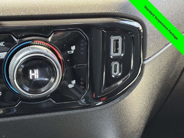 2022 Chevrolet Silverado 1500 4WD Crew Cab Short Bed RST