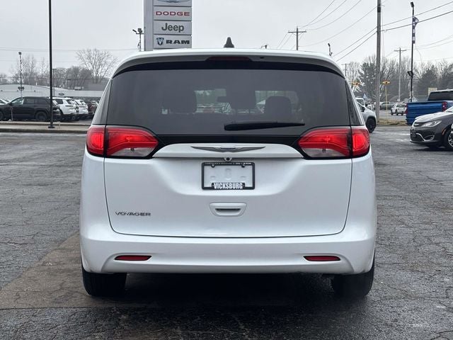 2020 Chrysler Voyager L