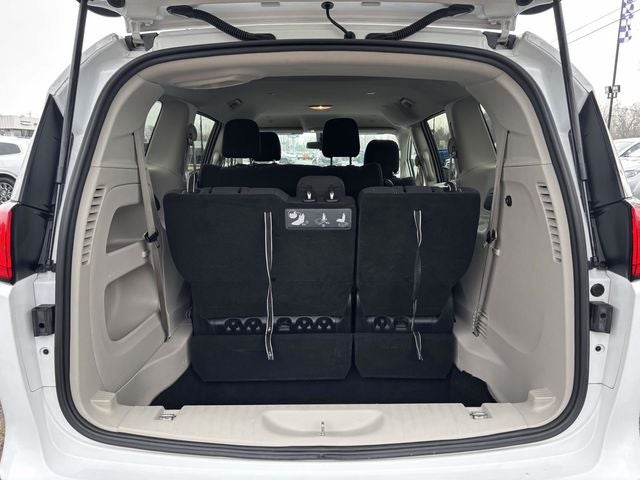 2020 Chrysler Voyager L