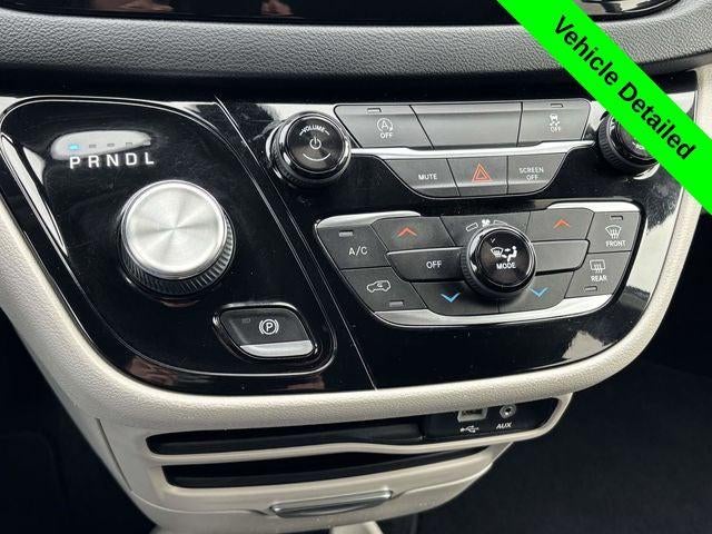 2020 Chrysler Voyager L