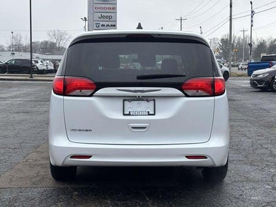 2020 Chrysler Voyager L