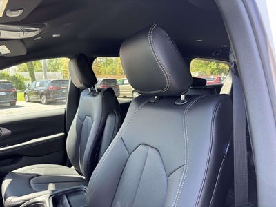 2027 Chrysler Pacifica PACIFICA SELECT