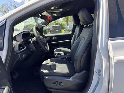 2027 Chrysler Pacifica PACIFICA SELECT