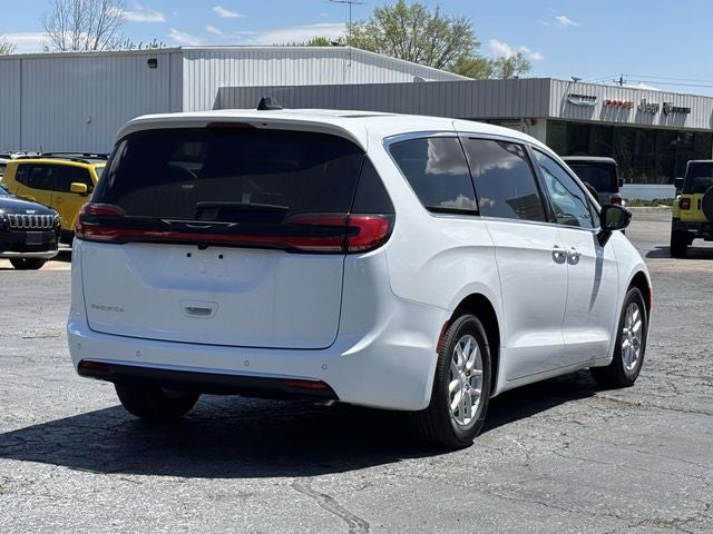 2027 Chrysler Pacifica PACIFICA SELECT