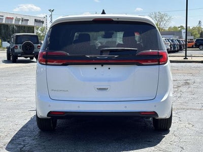 2027 Chrysler Pacifica PACIFICA SELECT