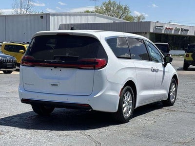 2027 Chrysler Pacifica PACIFICA SELECT