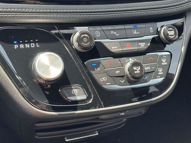 2027 Chrysler Pacifica PACIFICA SELECT