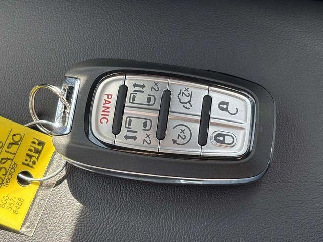 2027 Chrysler Pacifica PACIFICA SELECT