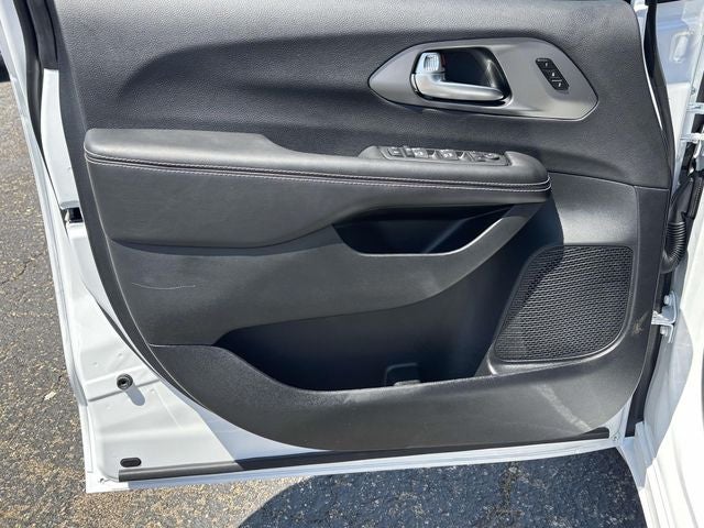 2027 Chrysler Pacifica PACIFICA SELECT