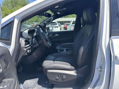 2027 Chrysler Pacifica PACIFICA SELECT