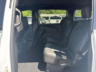 2027 Chrysler Pacifica PACIFICA SELECT