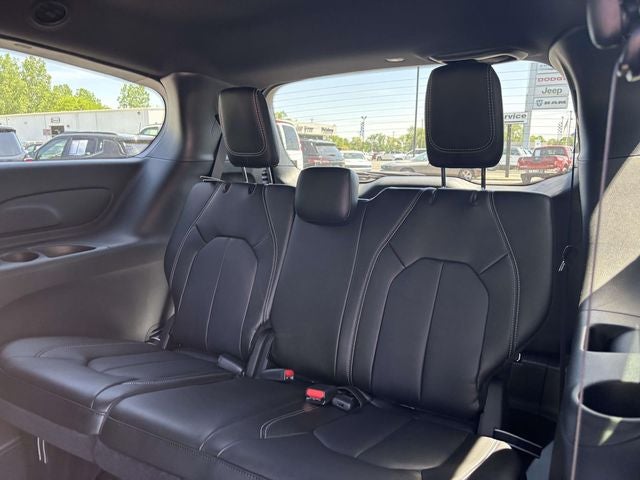 2027 Chrysler Pacifica PACIFICA SELECT