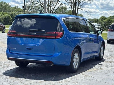 2027 Chrysler Pacifica PACIFICA SELECT