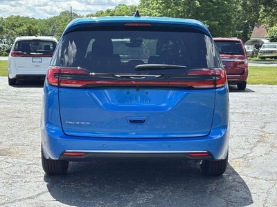 2027 Chrysler Pacifica PACIFICA SELECT