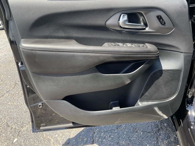 2027 Chrysler Pacifica PACIFICA SELECT
