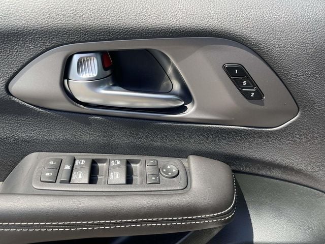 2027 Chrysler Pacifica PACIFICA SELECT