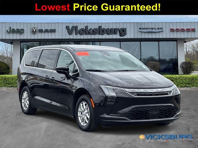 2027 Chrysler Pacifica Select's photo