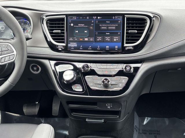 2027 Chrysler Pacifica PACIFICA SELECT