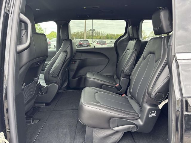 2027 Chrysler Pacifica PACIFICA SELECT