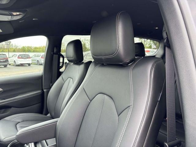 2027 Chrysler Pacifica PACIFICA SELECT