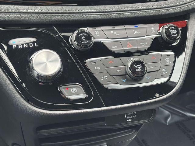 2027 Chrysler Pacifica PACIFICA SELECT