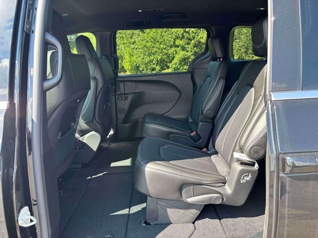 2027 Chrysler Pacifica PACIFICA SELECT