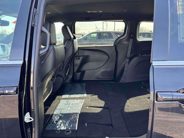 2027 Chrysler Pacifica PACIFICA SELECT