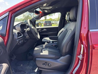 2027 Chrysler Pacifica PACIFICA SELECT