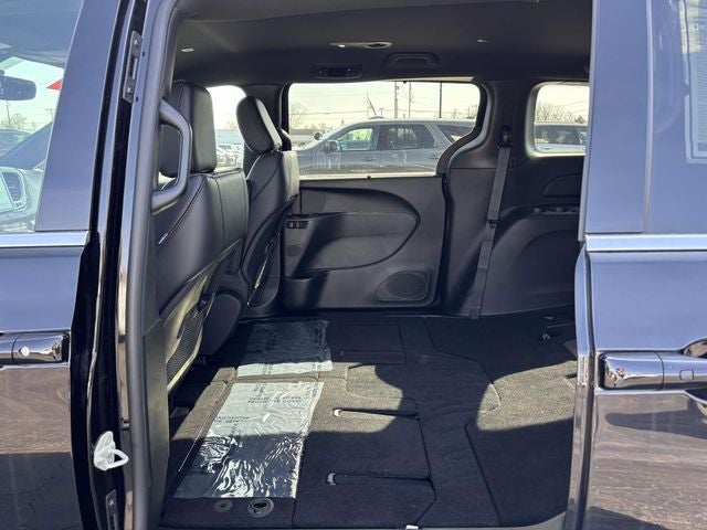 2027 Chrysler Pacifica PACIFICA SELECT