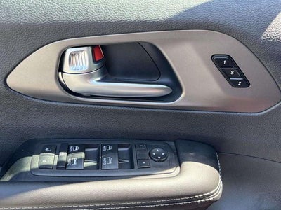2027 Chrysler Pacifica PACIFICA SELECT