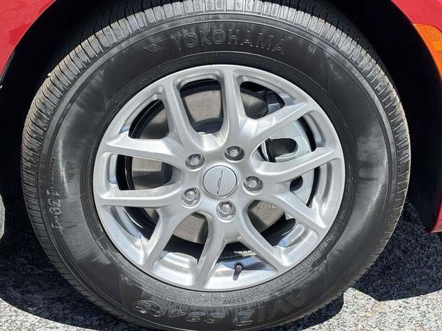 2027 Chrysler Pacifica PACIFICA SELECT