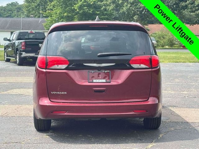 2023 Chrysler Voyager LX