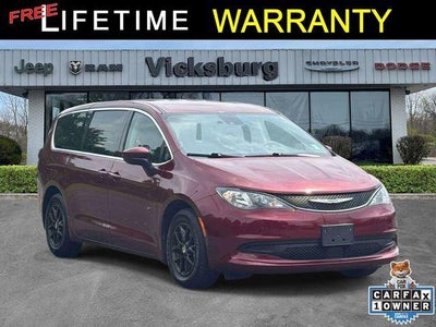 2023 Chrysler Voyager LX