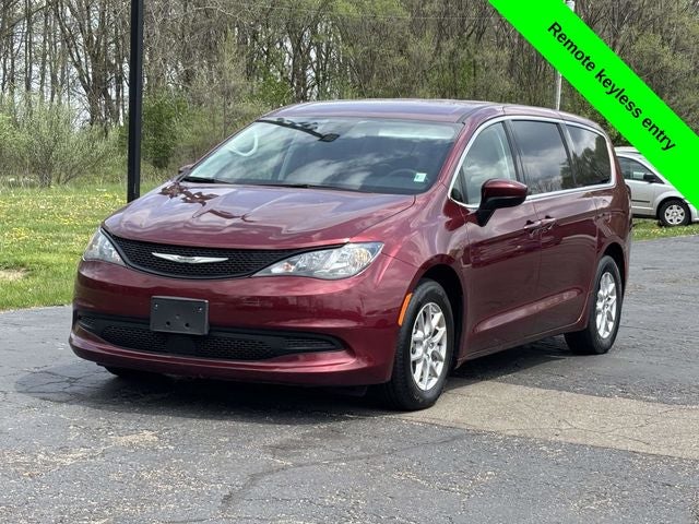 2023 Chrysler Voyager LX