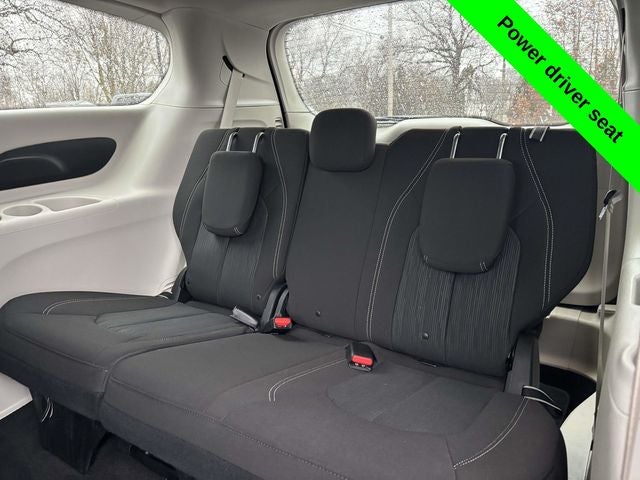 2020 Chrysler Voyager LX