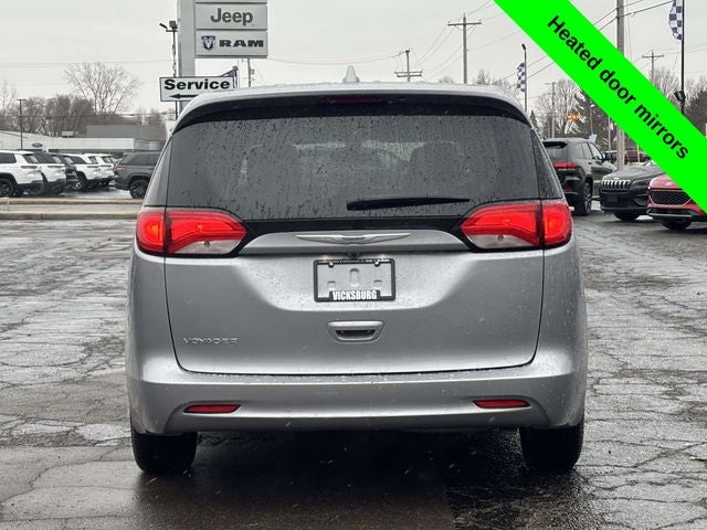 2020 Chrysler Voyager LX