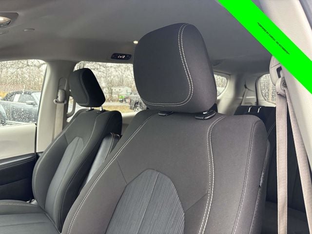 2020 Chrysler Voyager LX