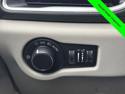 2020 Chrysler Voyager LX