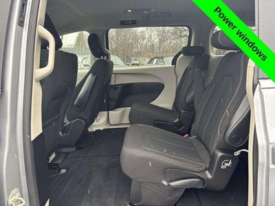 2020 Chrysler Voyager LX